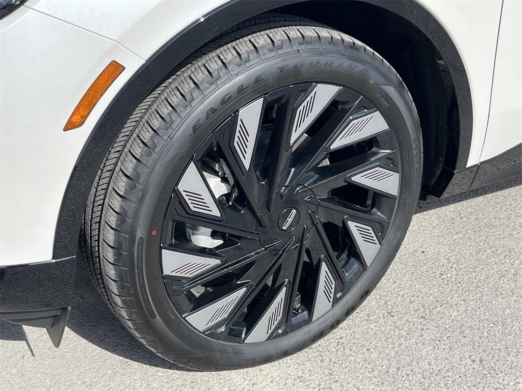 New 2026 Lincoln Nautilus Reserve image 9