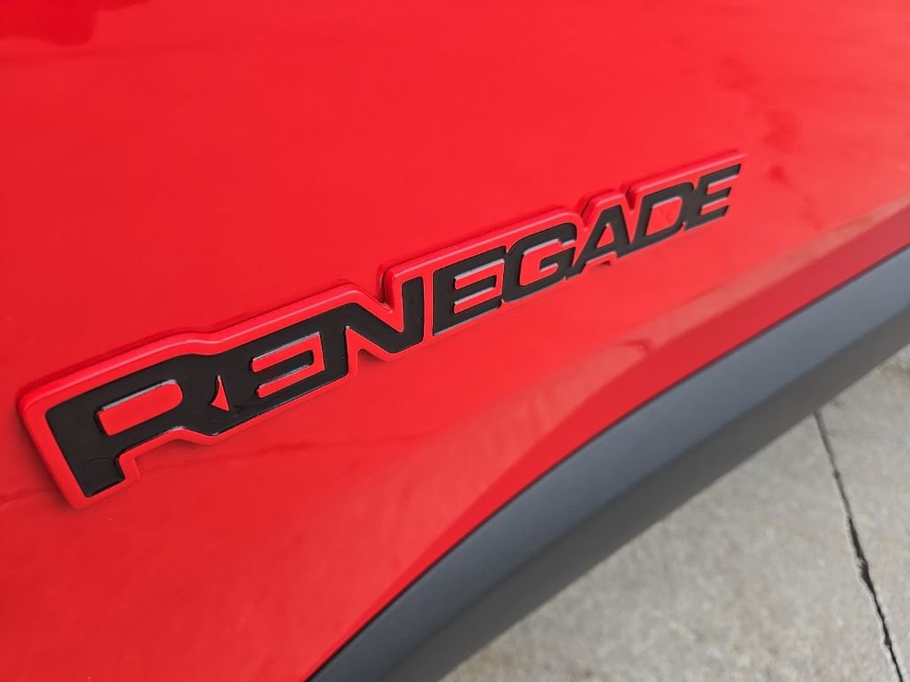 Used 2022 Jeep Renegade Latitude w/ Sun/Sound Group image 15