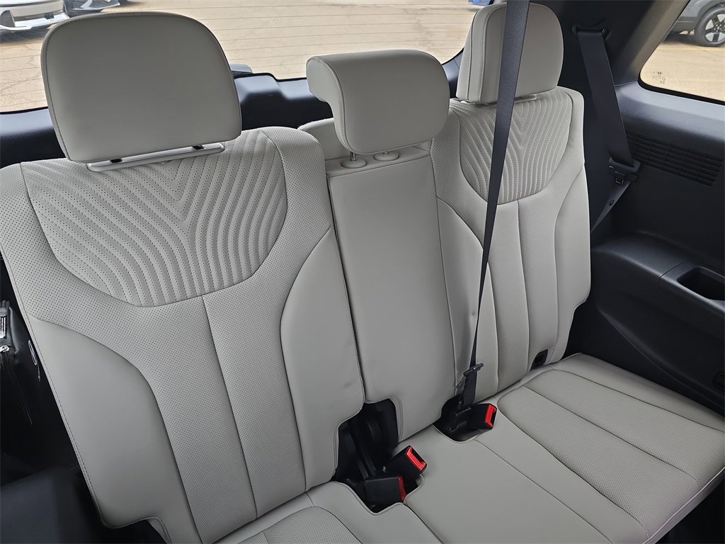 Used 2024 Hyundai Palisade Calligraphy image 12