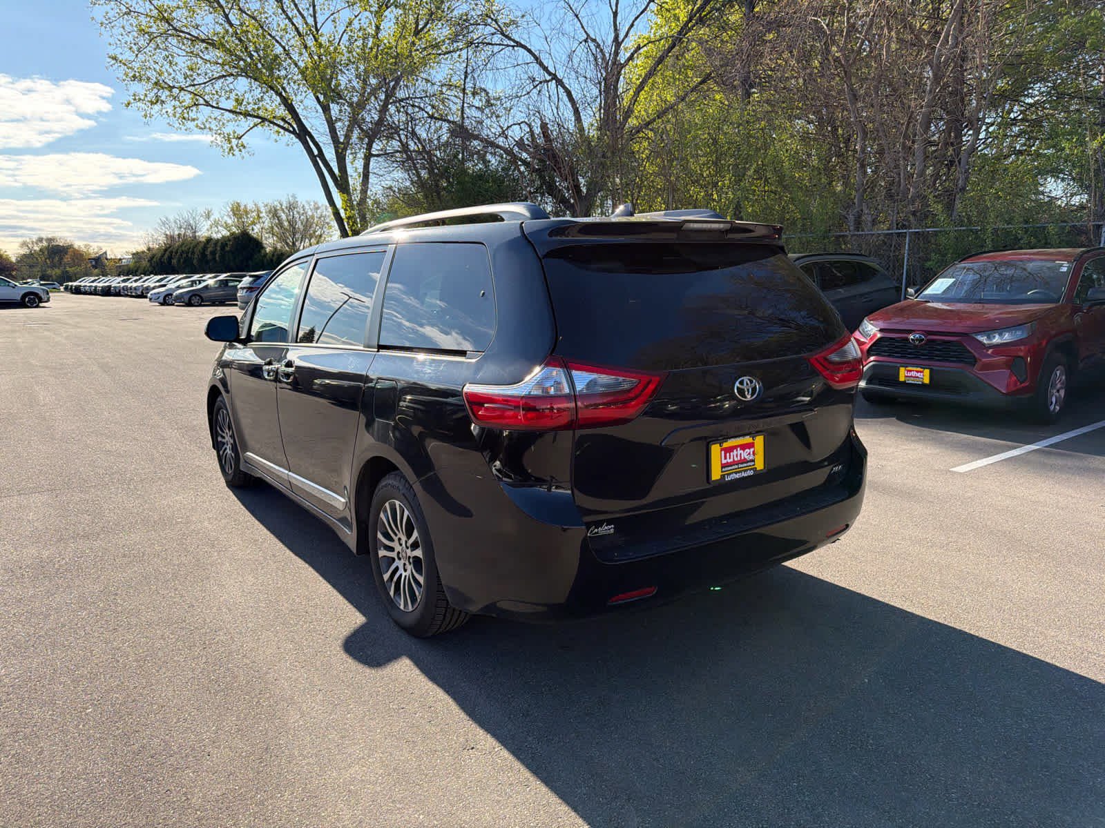 Used 2020 Toyota Sienna XLE w/ Carpet Mat Package FWD image 3