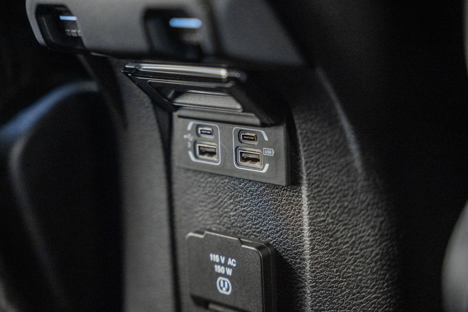 Used 2018 Jeep Wrangler Unlimited Sahara image 37