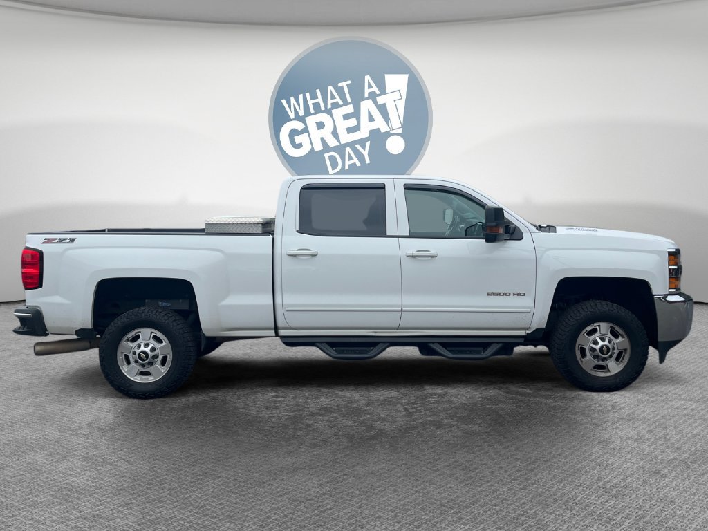 Used 2015 Chevrolet Silverado 2500 LT AWD/4WD image 2