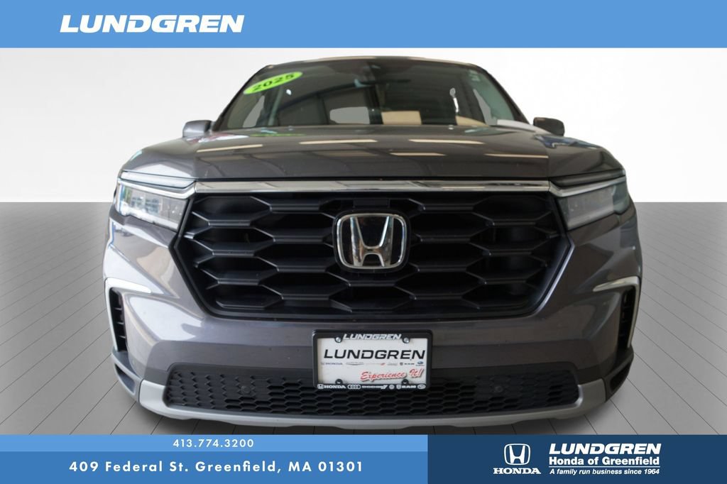 Used 2025 Honda Pilot EX-L image 2