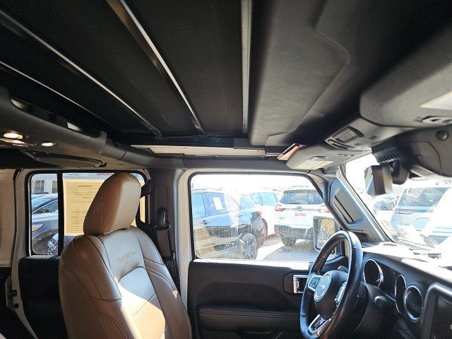 Used 2023 Jeep Wrangler Sahara w/ Cold Weather Group image 13