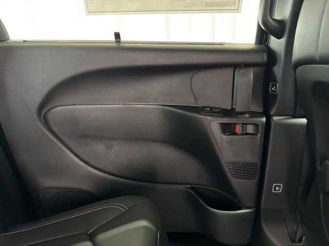 New 2026 Chrysler Pacifica Select image 33