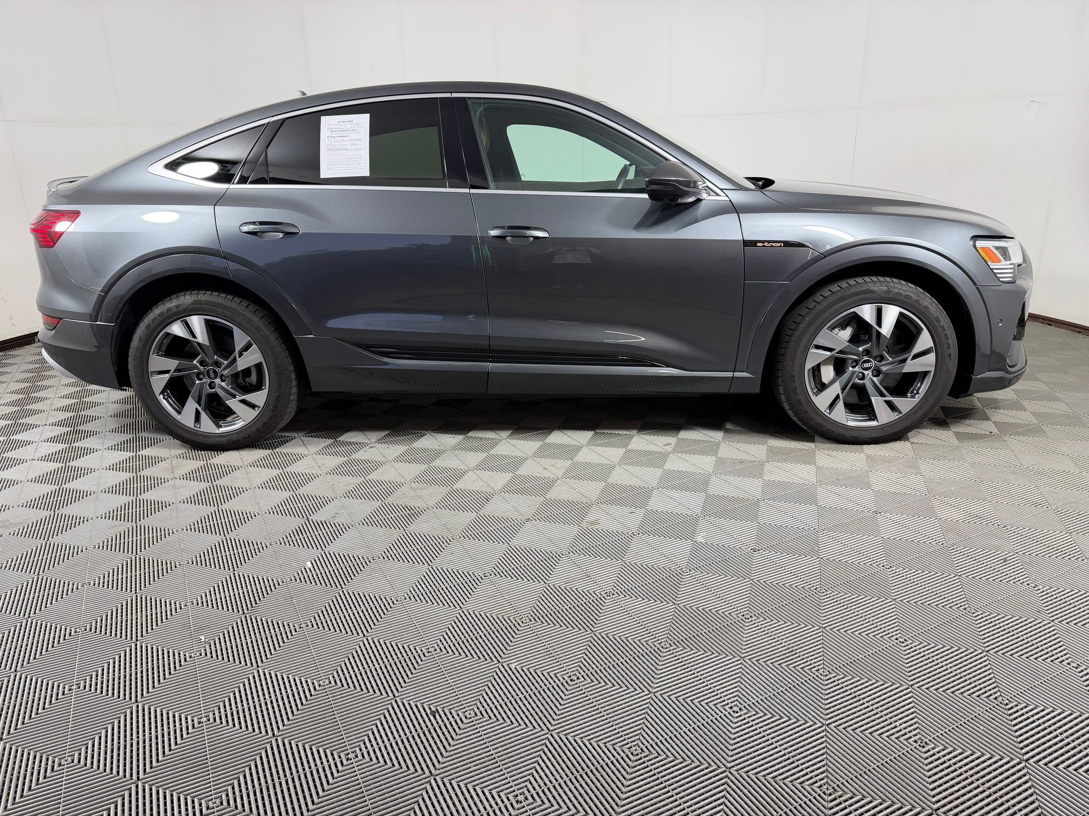 Certified 2021 Audi e-tron Premium Plus w/ Premium Plus Package AWD/4WD image 8
