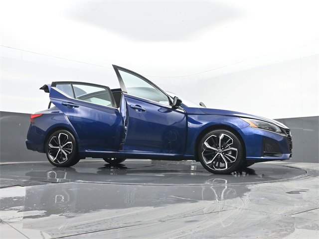 Used 2024 Nissan Altima 2.5 SR image 30