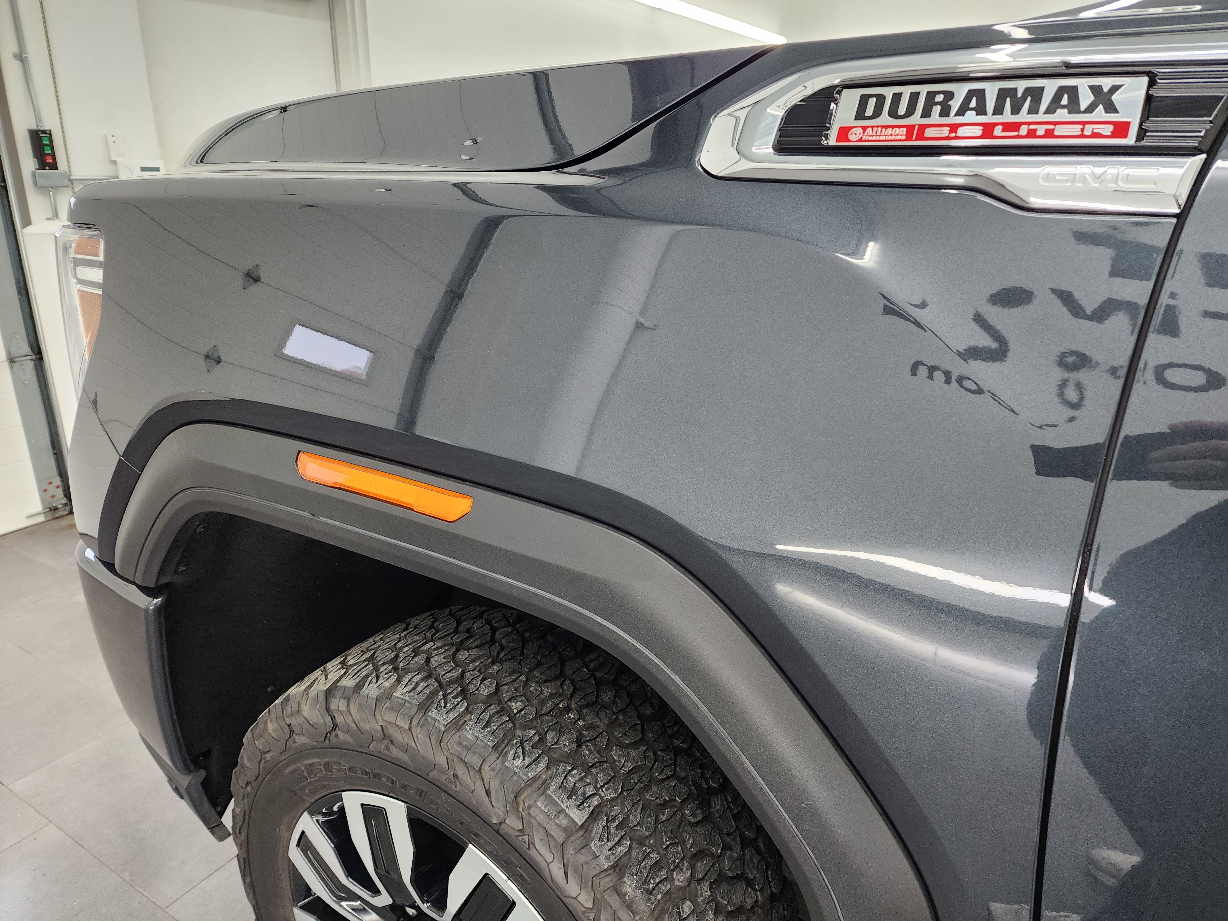 Used 2023 GMC Sierra 3500 Denali w/ Denali Ultimate Package image 37