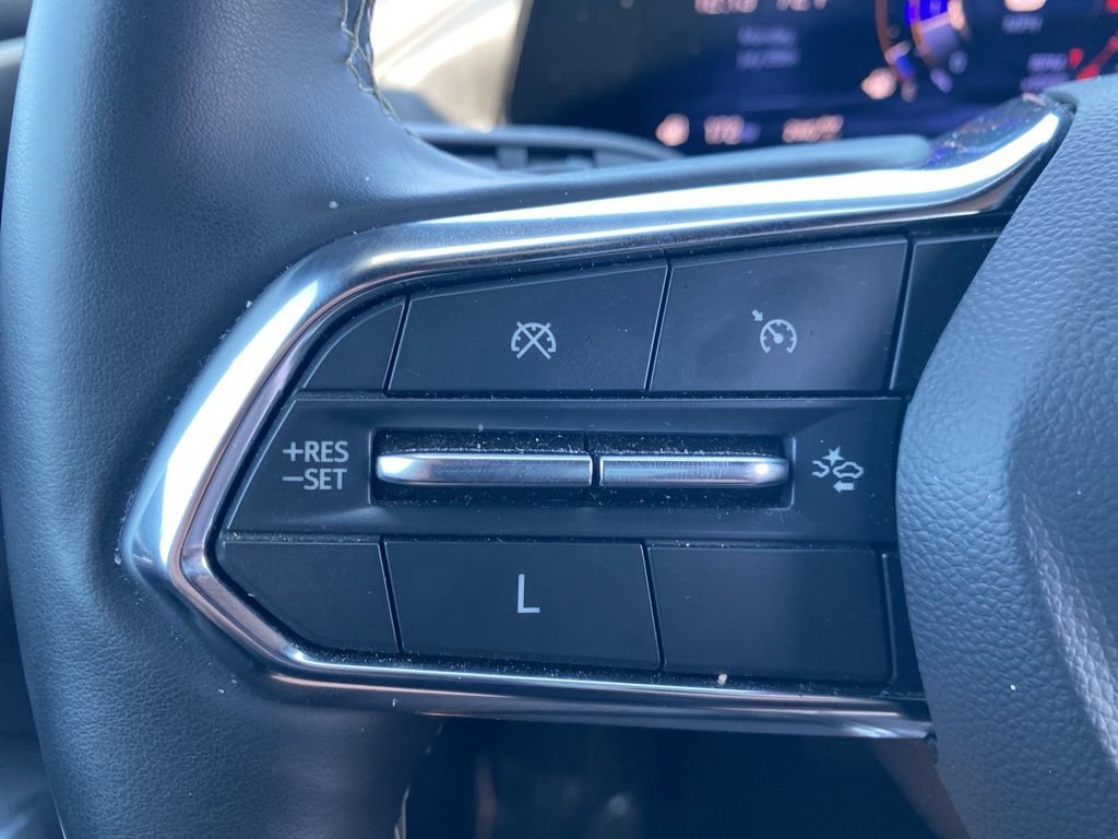 Used 2024 Chevrolet Traverse LT image 31