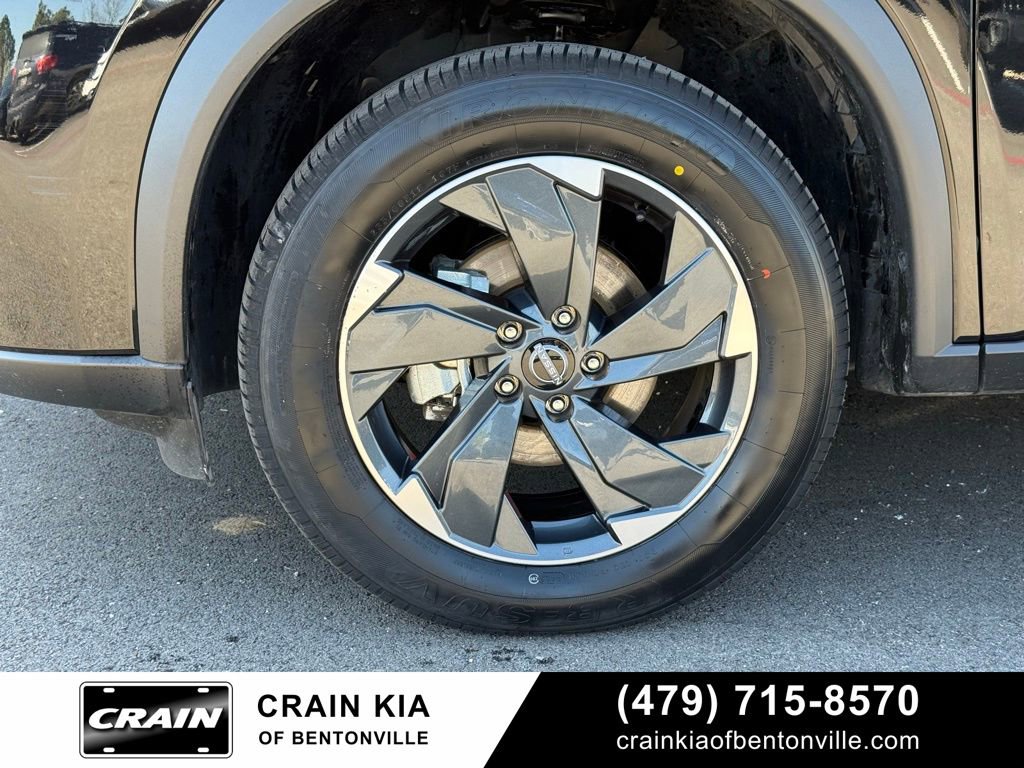 Used 2024 Nissan Rogue SV AWD/4WD image 34