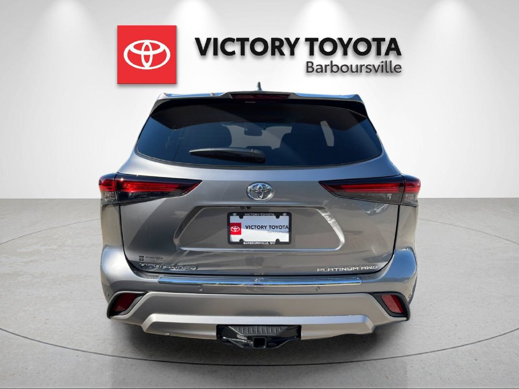 New 2026 Toyota Highlander Platinum AWD/4WD image 4