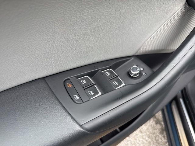 Used 2018 Audi Q3 2.0T Premium w/ Convenience Package image 23