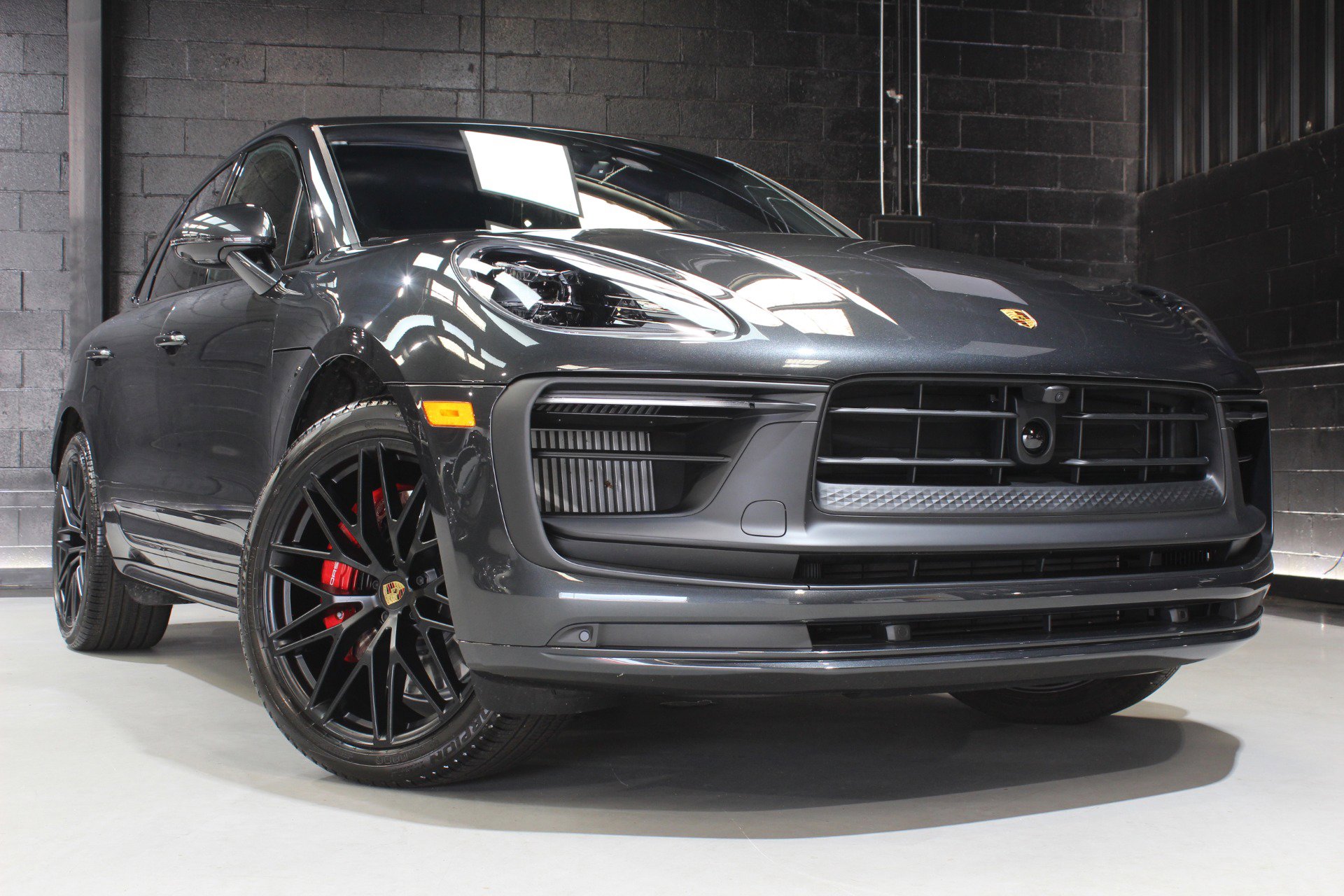 Used 2024 Porsche Macan GTS image 8