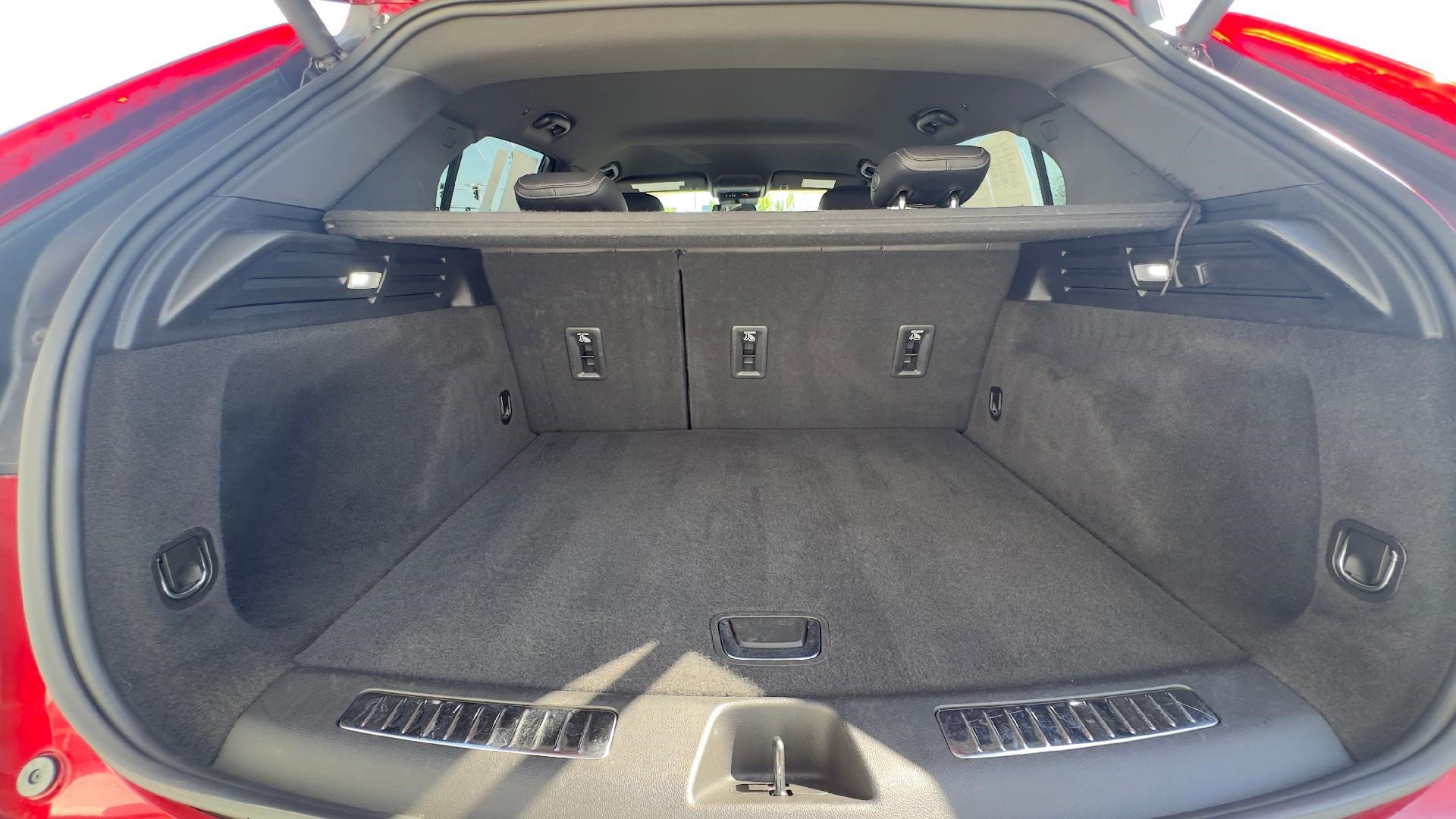 Certified 2024 Cadillac XT4 Premium Luxury image 5