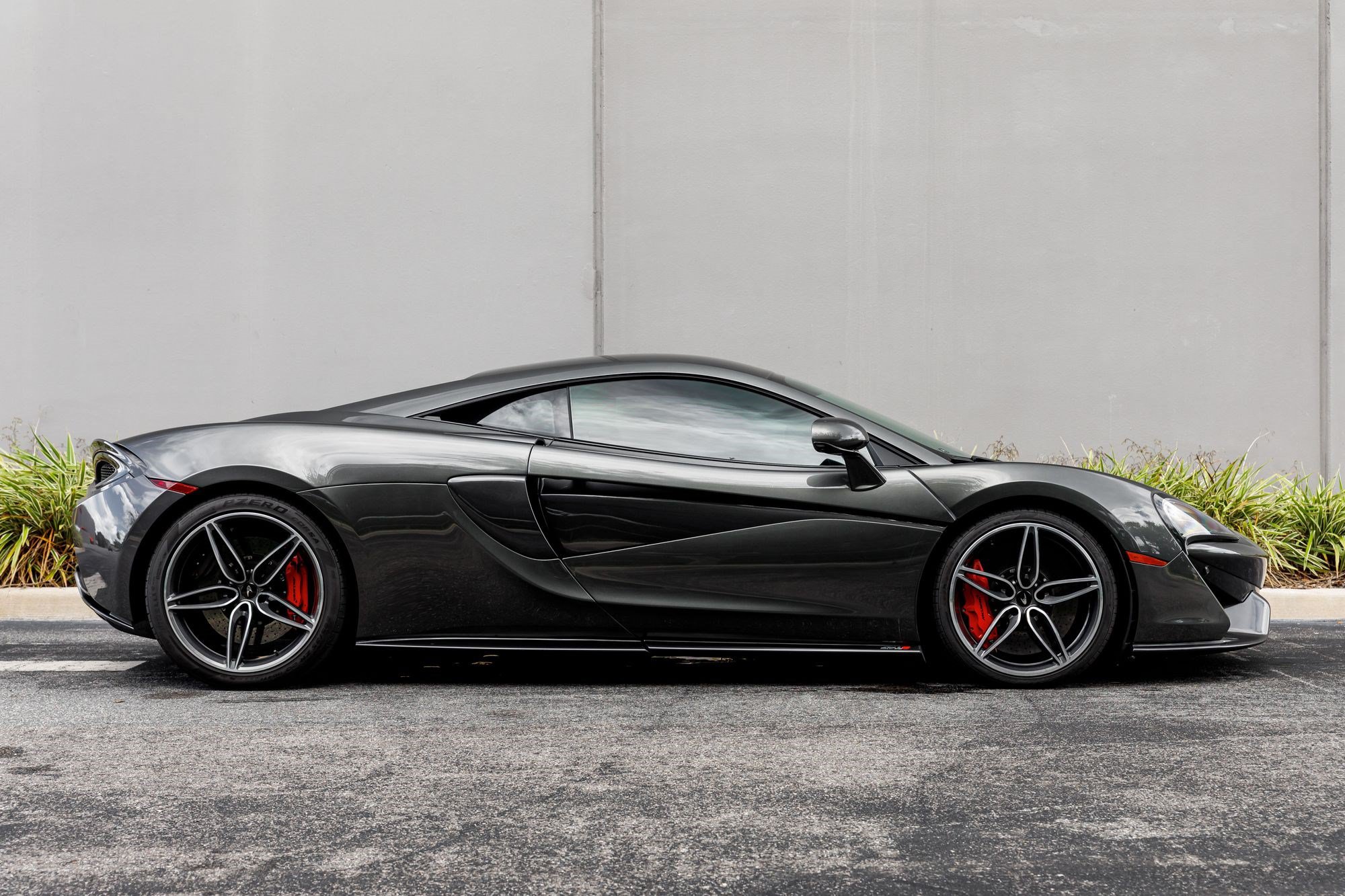 Used 2019 McLaren 570S Coupe RWD image 6
