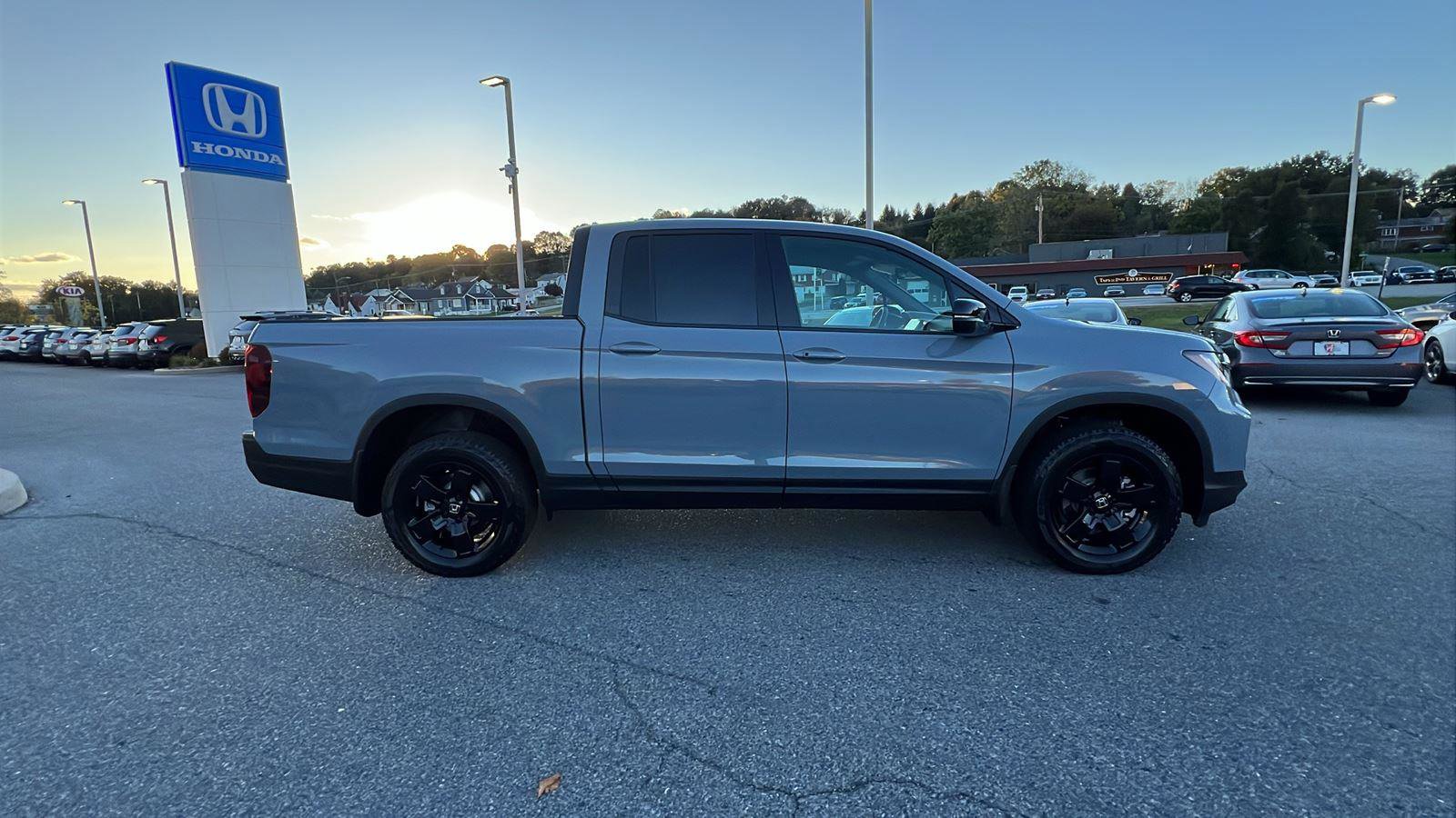 New 2026 Honda Ridgeline Black Edition image 3