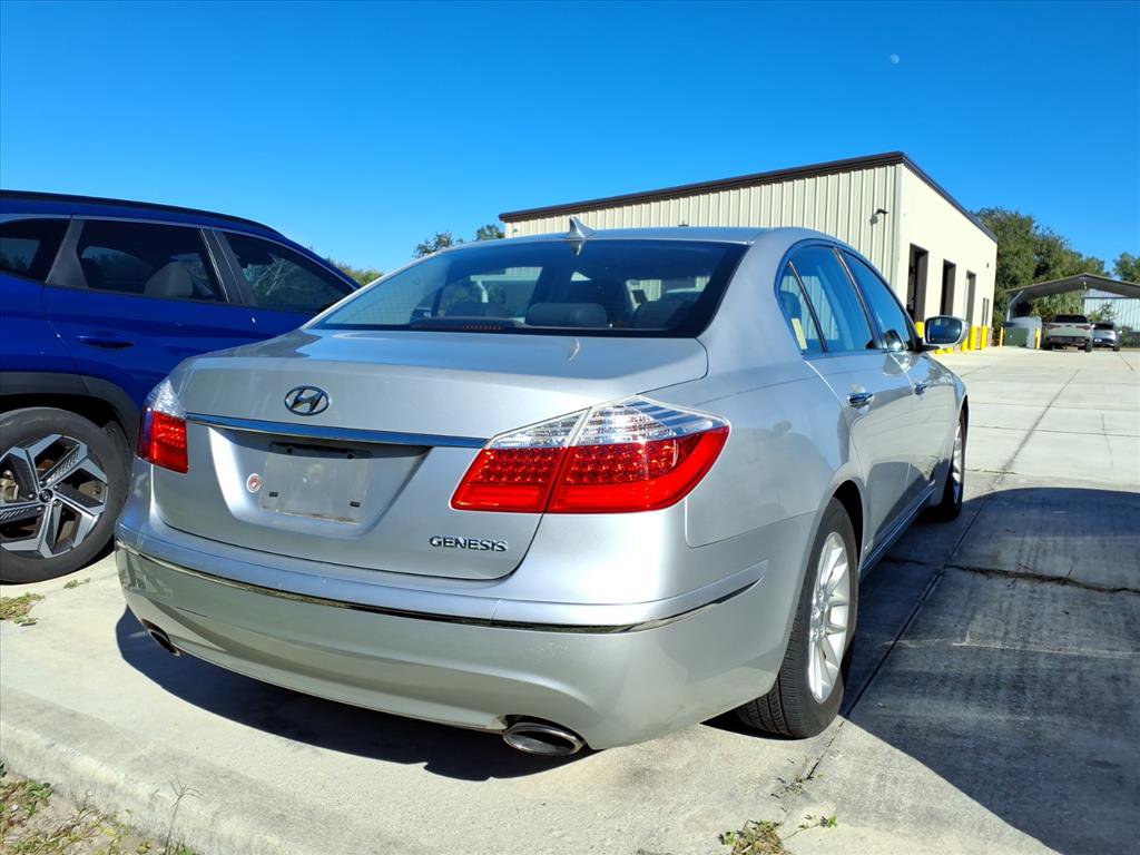 Used 2011 Hyundai Genesis 3.8 image 6