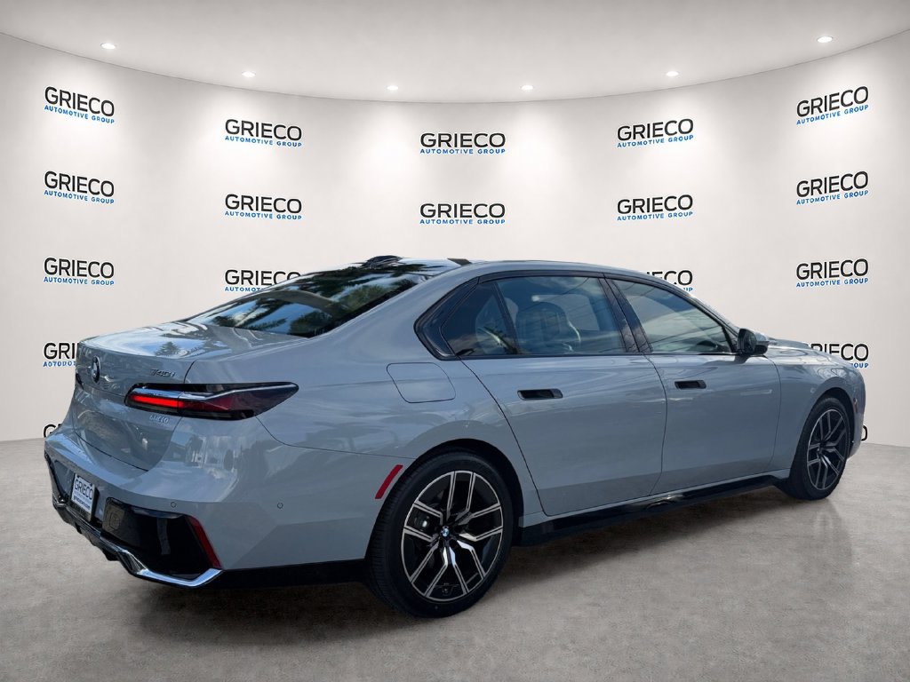 Used 2025 BMW 740i RWD image 7