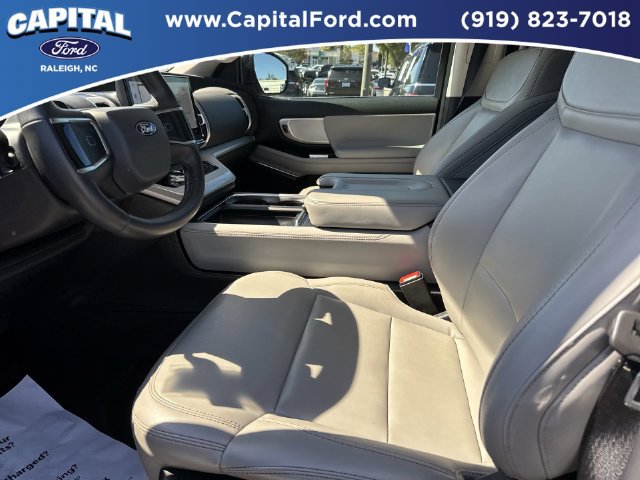 Certified 2025 Ford Expedition Active AWD/4WD image 19