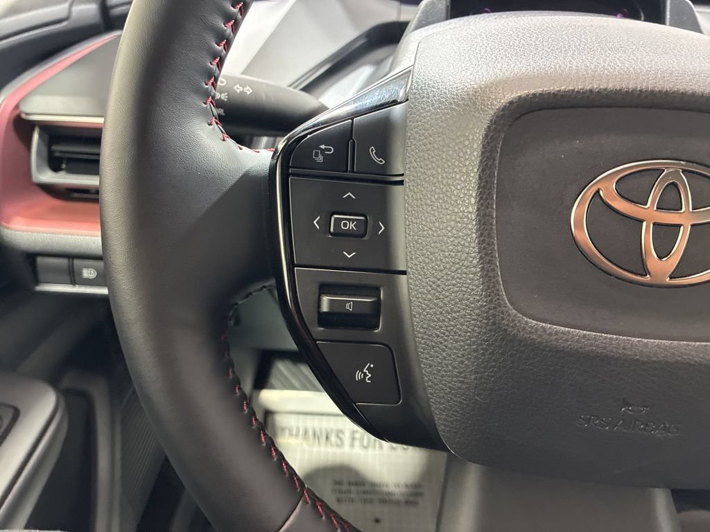 Used 2025 Toyota Prius Plug-In Hybrid FWD image 27
