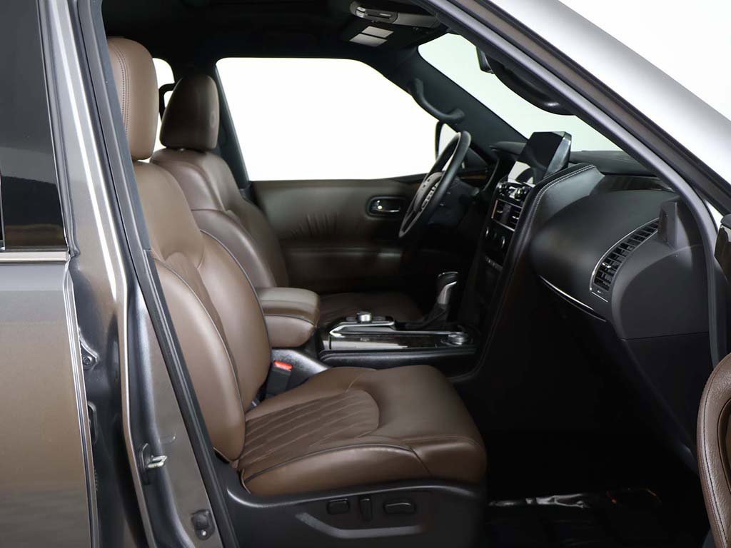 Used 2024 Nissan Armada Platinum image 32