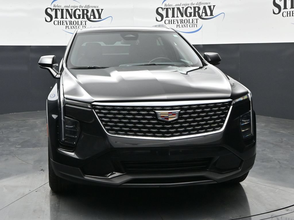 Used 2024 Cadillac XT4 Premium Luxury FWD image 2