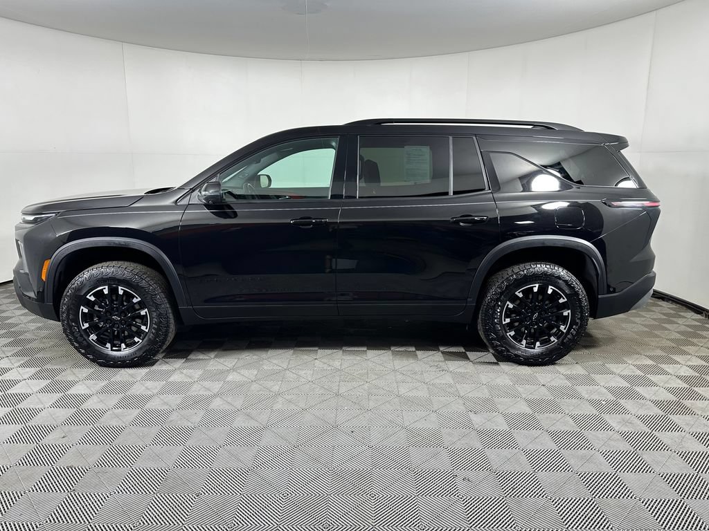 Used 2025 Chevrolet Traverse Z71 w/ Enhanced Driving Package AWD/4WD image 2