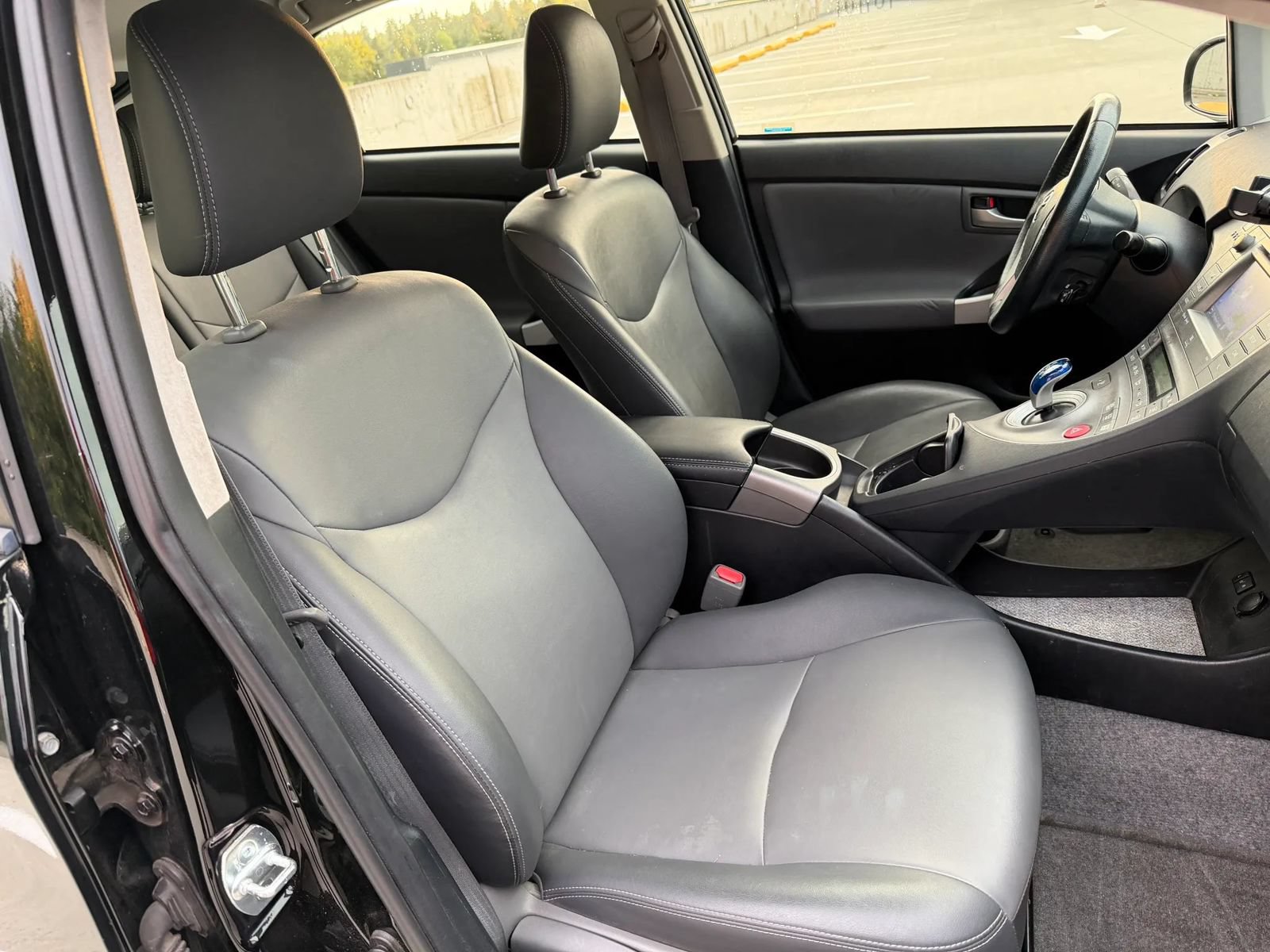 Used 2014 Toyota Prius Four FWD image 34