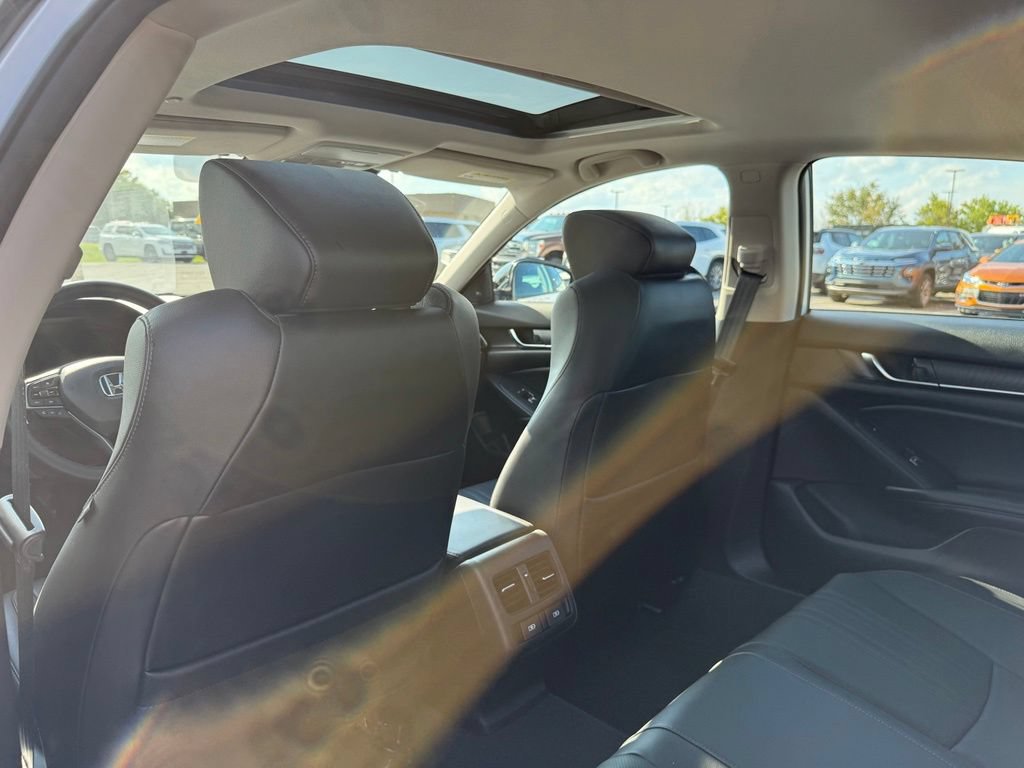 Used 2022 Honda Accord Touring image 9