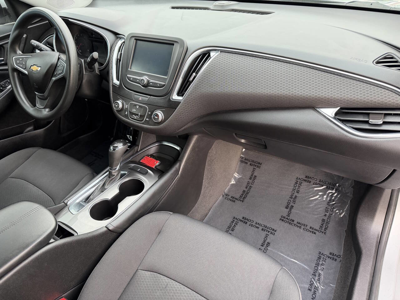 Used 2017 Chevrolet Malibu LT FWD image 27