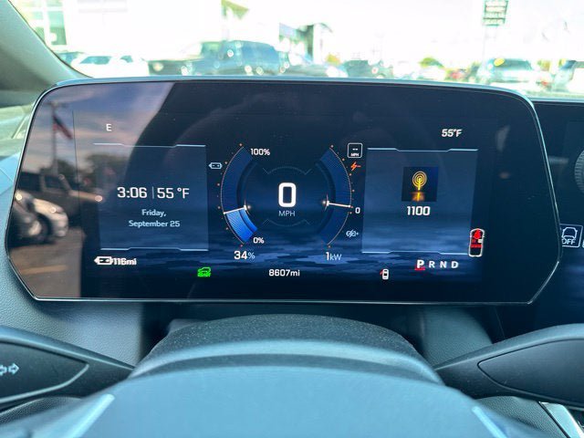 Used 2025 Chevrolet Equinox EV LT FWD image 13