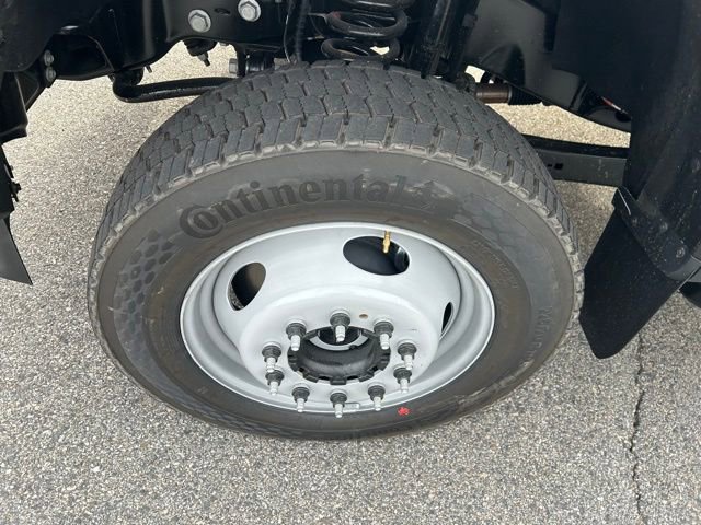 New 2026 Ford F550 4x4 Regular Cab Super Duty image 9