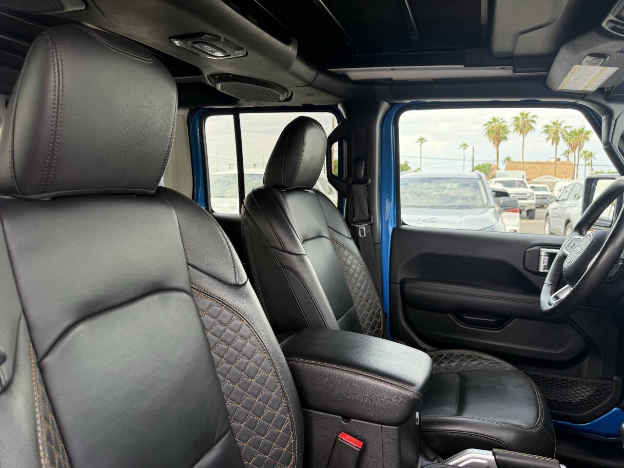 Used 2022 Jeep Wrangler Unlimited Sahara image 36