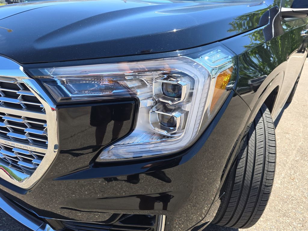 Used 2023 GMC Terrain Denali w/ Black Diamond Edition AWD/4WD image 35