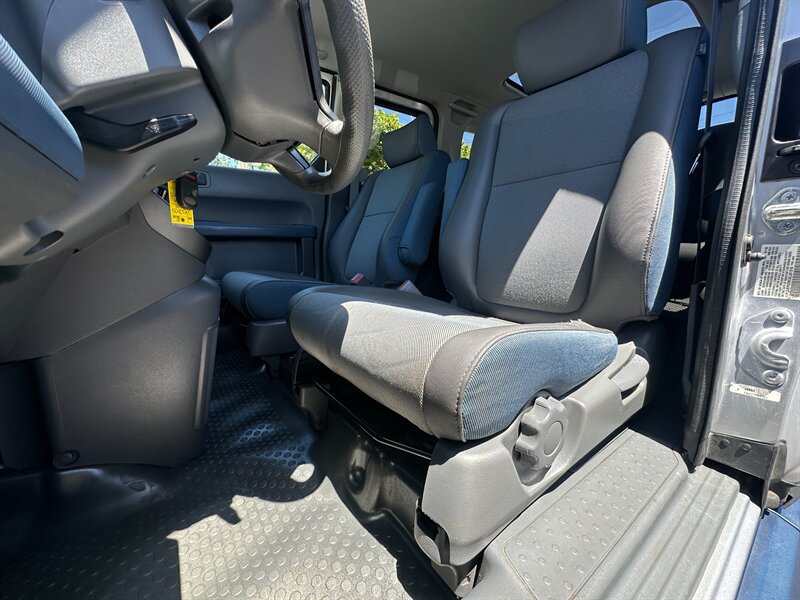 Used 2005 Honda Element EX image 11
