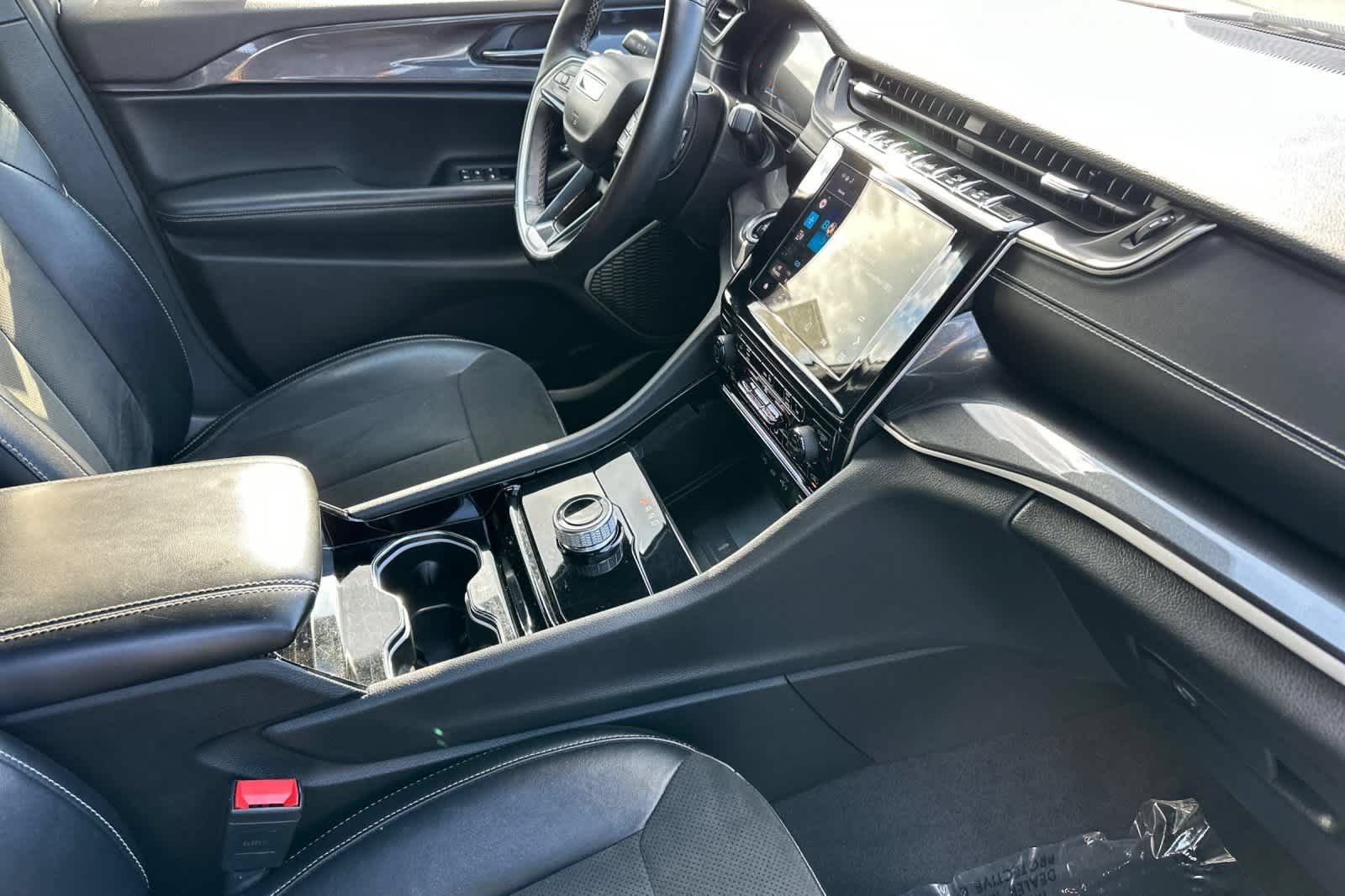 Used 2021 Jeep Grand Cherokee L Laredo RWD image 18