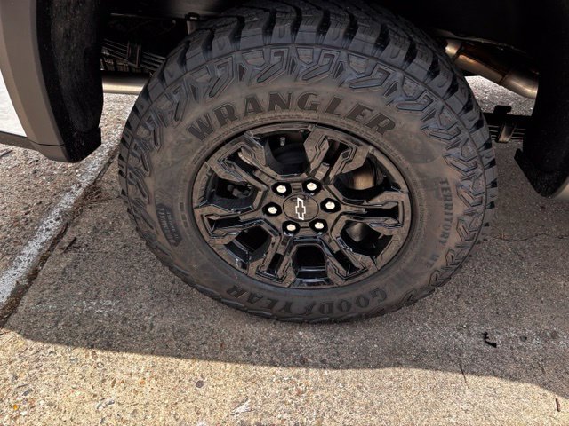 New 2026 Chevrolet Silverado 1500 ZR2 AWD/4WD image 9