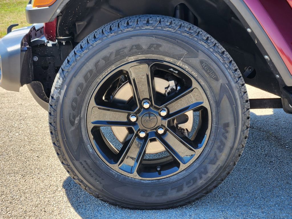 Used 2021 Jeep Wrangler Unlimited Sahara AWD/4WD image 10