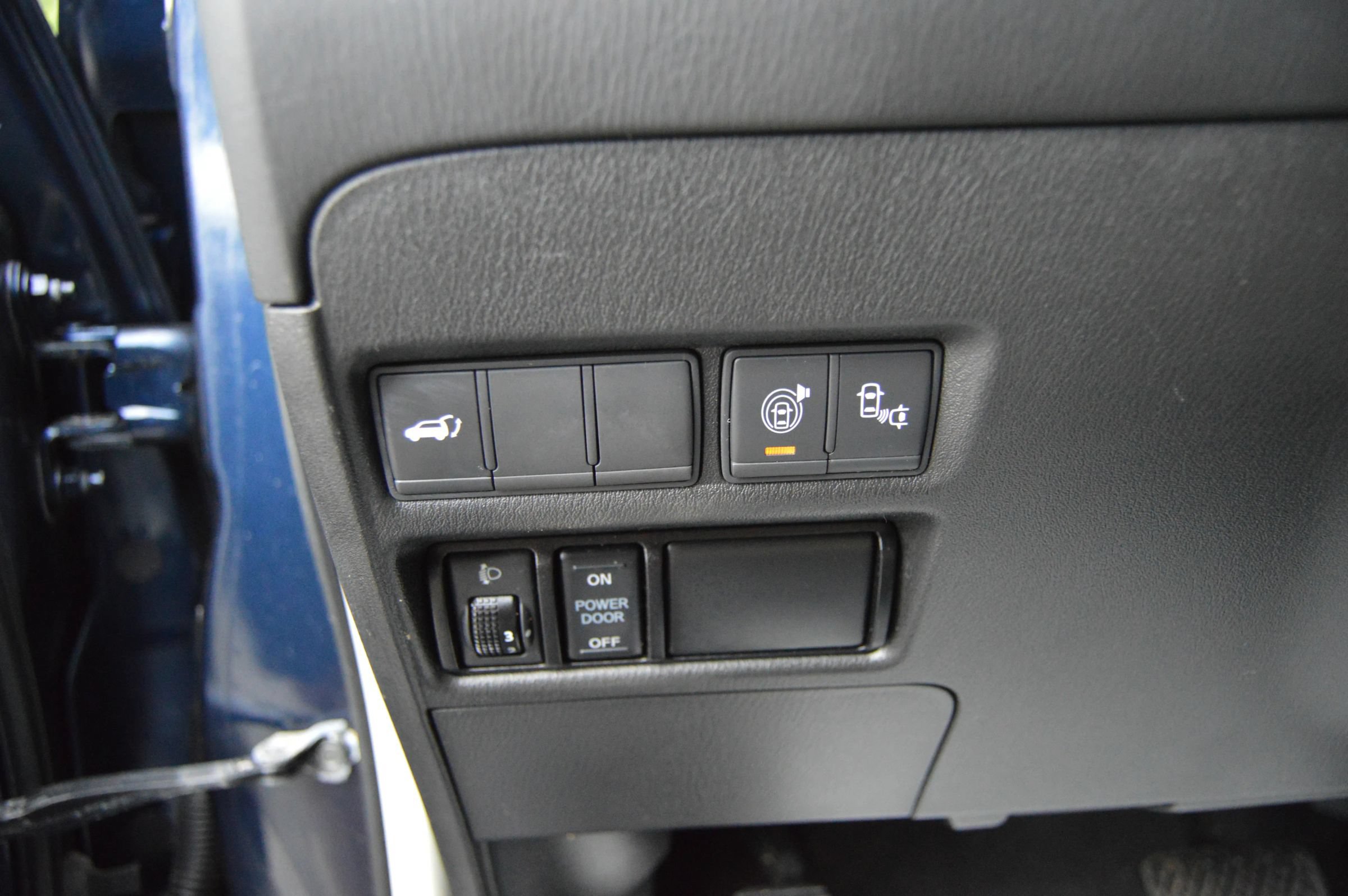 Used 2017 Nissan Armada Platinum w/ Captain Seat Package AWD/4WD image 25