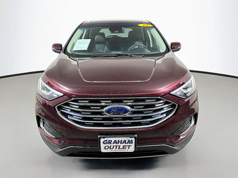 Used 2019 Ford Edge Titanium w/ Cold Weather Package AWD/4WD image 2