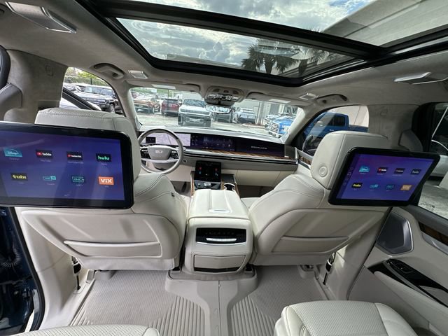 Certified 2025 Cadillac Escalade Premium Luxury Platinum image 32
