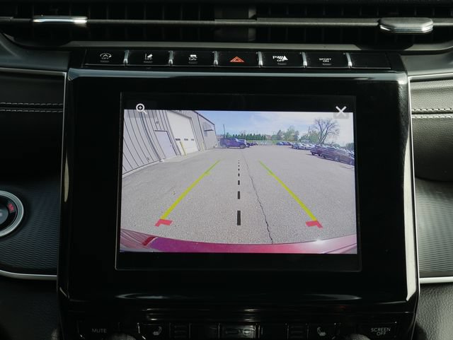 Used 2025 Jeep Grand Cherokee Altitude AWD/4WD image 5