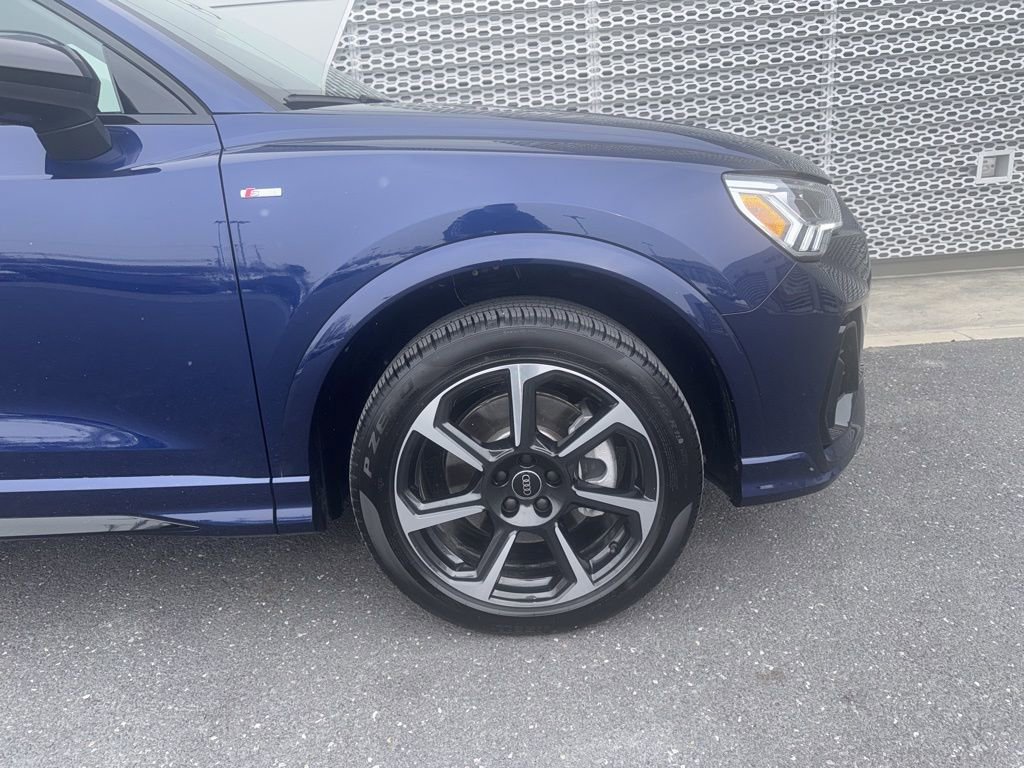 Used 2025 Audi Q3 2.0T Premium Plus w/ Premium Plus Package image 3