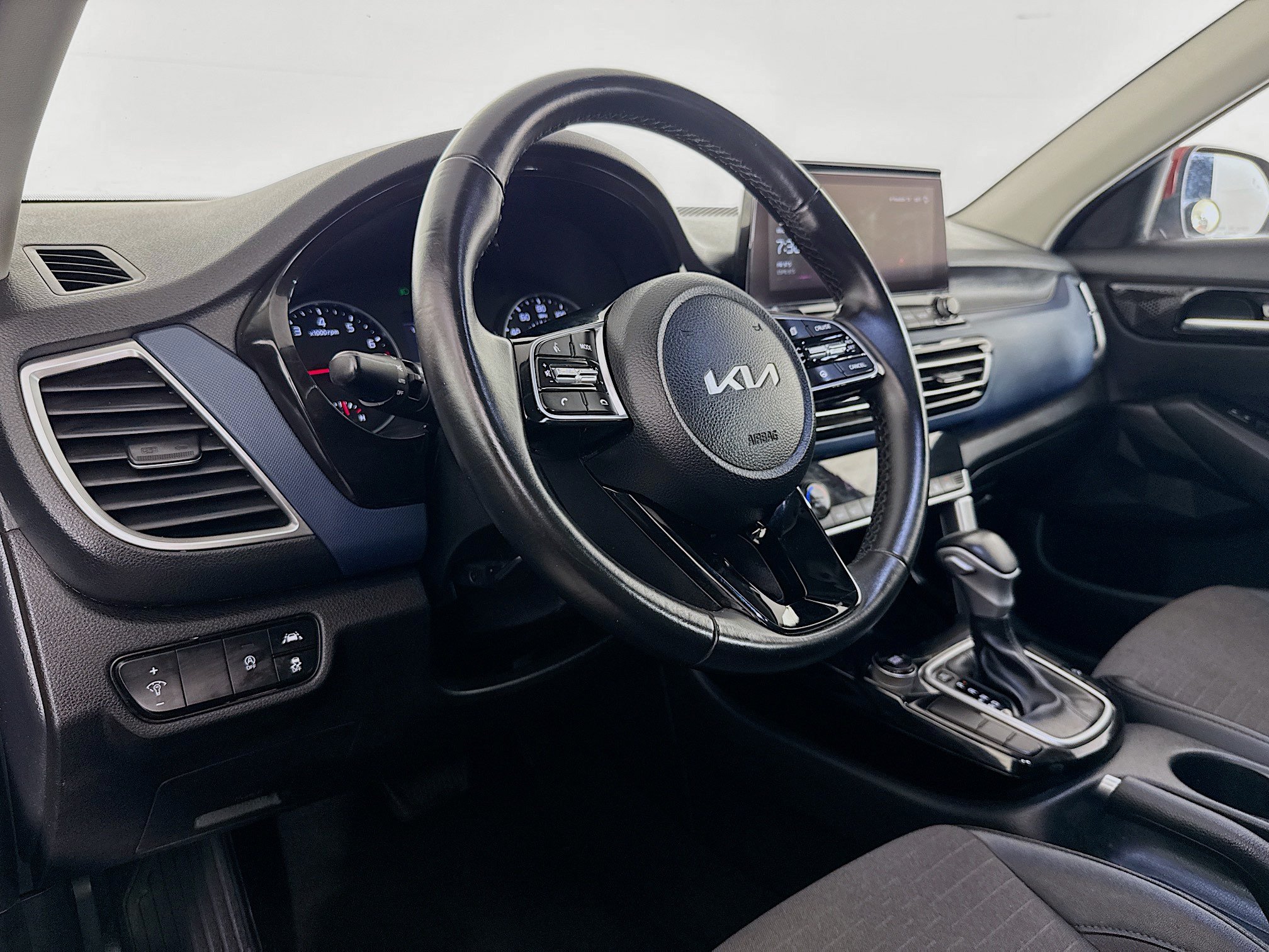 Used 2023 Kia Seltos S w/ Navigation Package FWD image 21