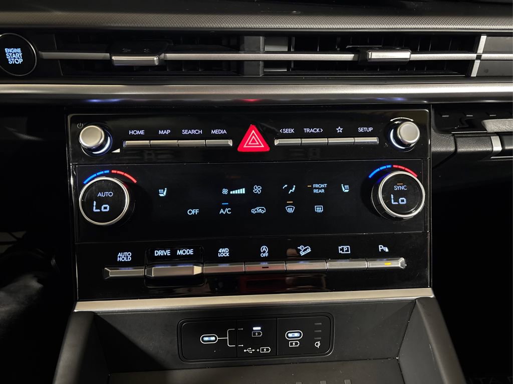 Used 2025 Hyundai Santa Fe SEL image 31