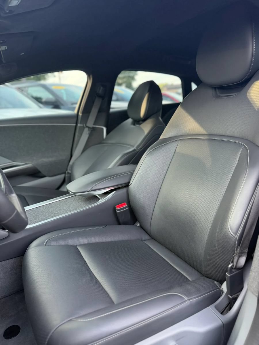 Used 2024 Lucid Air Pure RWD image 12