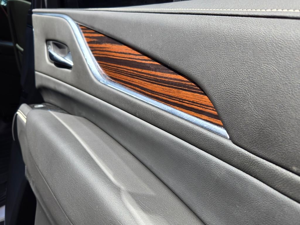 Used 2021 Cadillac Escalade Premium Luxury w/ Performance Package image 29