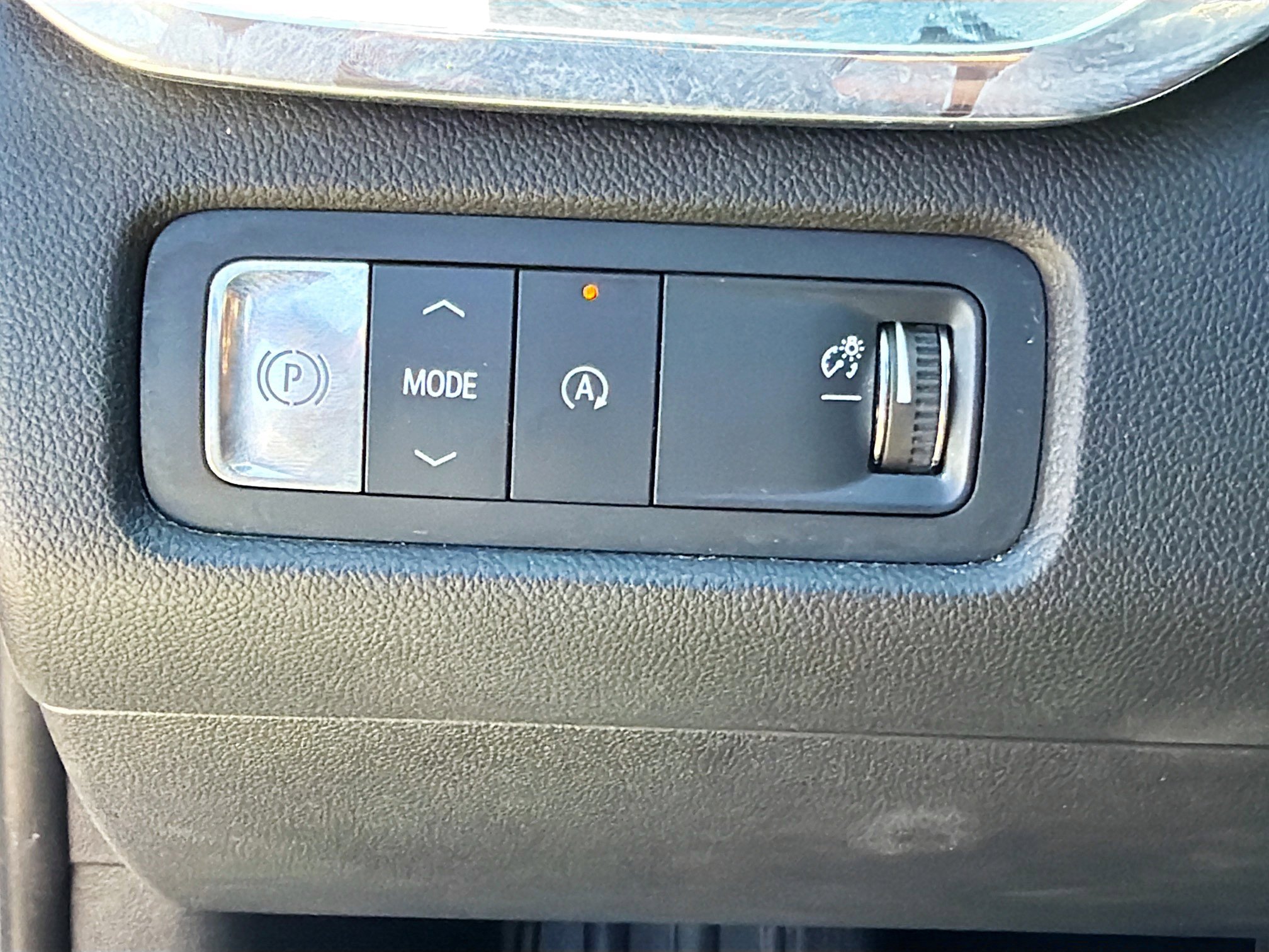 Used 2024 GMC Acadia Elevation image 34