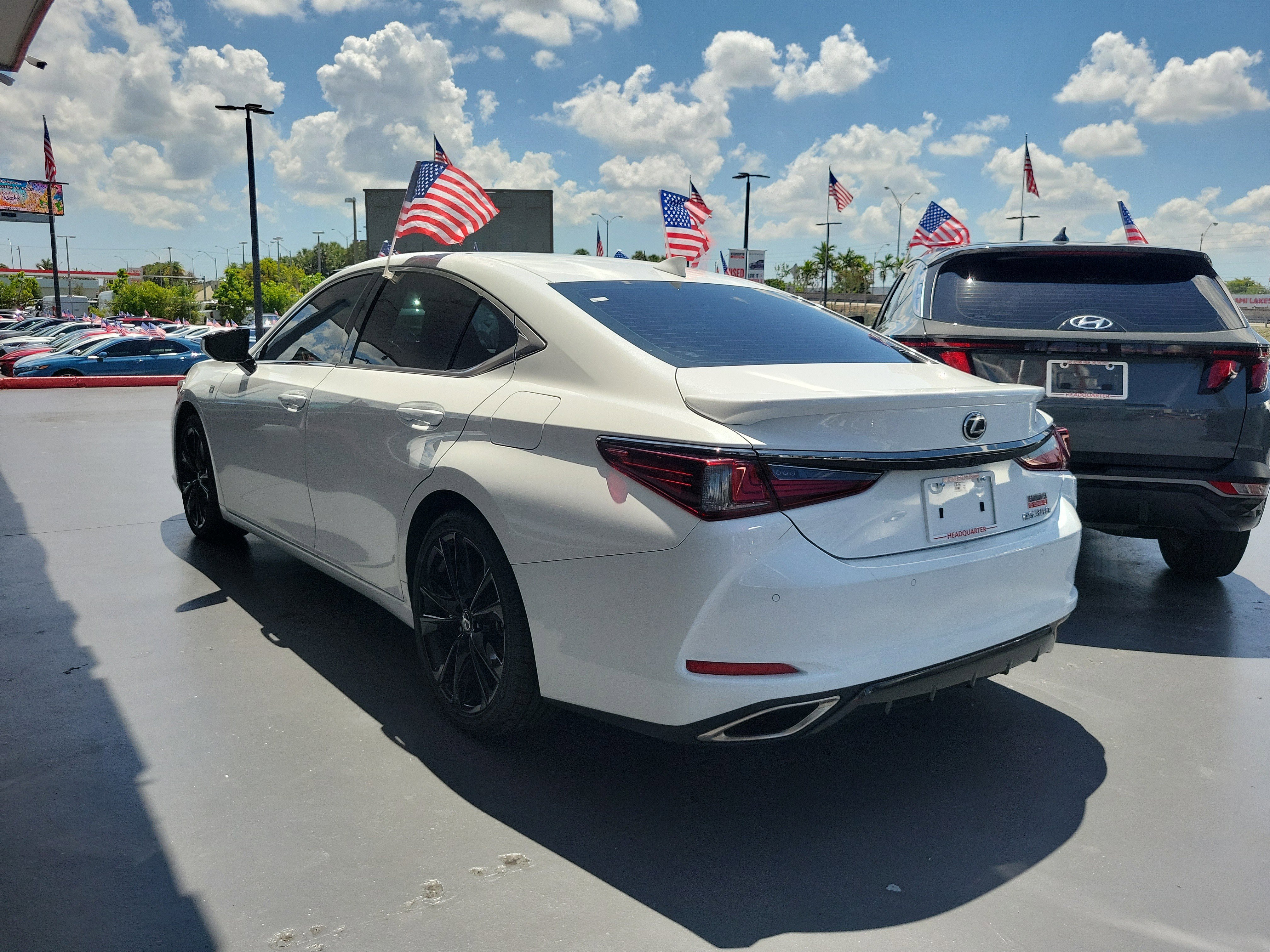 Used 2024 Lexus ES 350 F Sport w/ Accessory Package (Z2) FWD image 9
