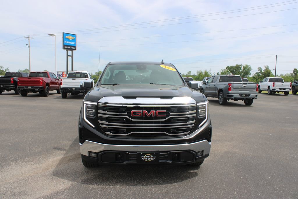 Used 2025 GMC Sierra 1500 SLT AWD/4WD image 3